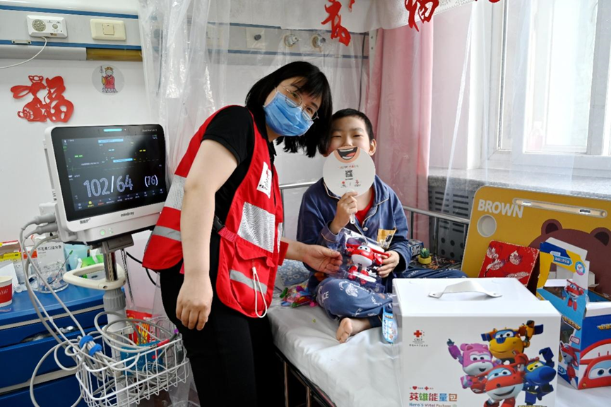 彩票公益金为数万名大病患儿带来健康福音 ——访中国红十字基金会医疗救助部副部长仰卓子