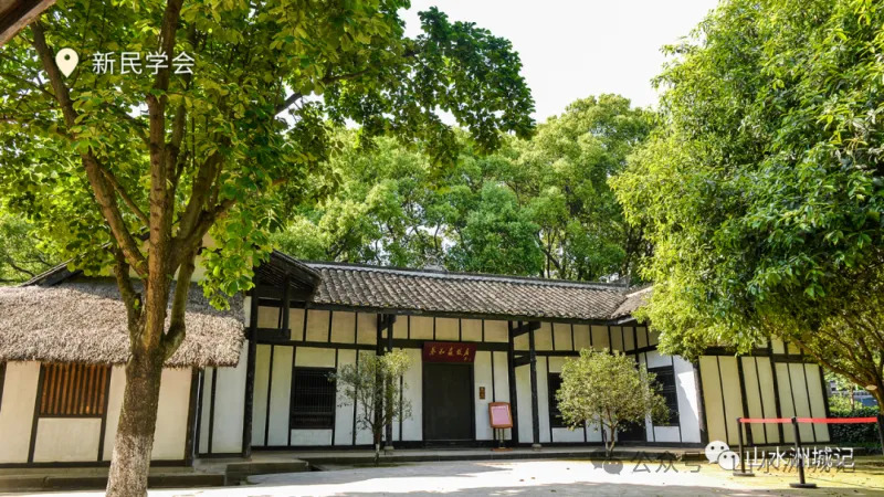 105年，星城接光而行
