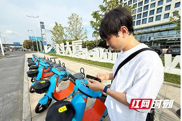 好评中国丨从“中国星”到“世界北斗”的时空跨越